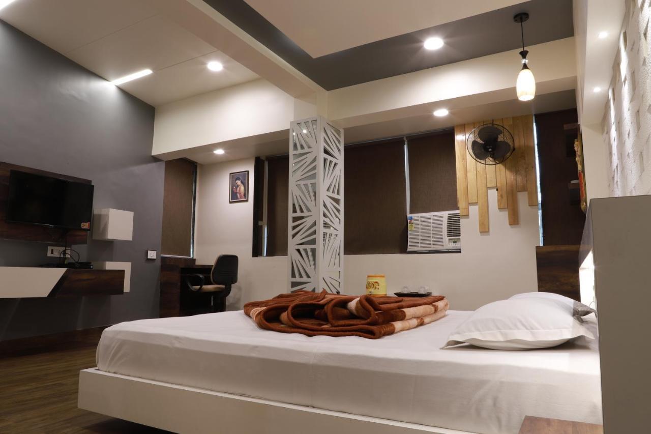 Amreli Hotel Darshan מראה חיצוני תמונה